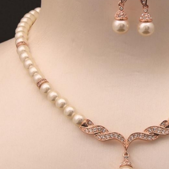 Mother of pearl necklace earring set - Picture 2 of 7
